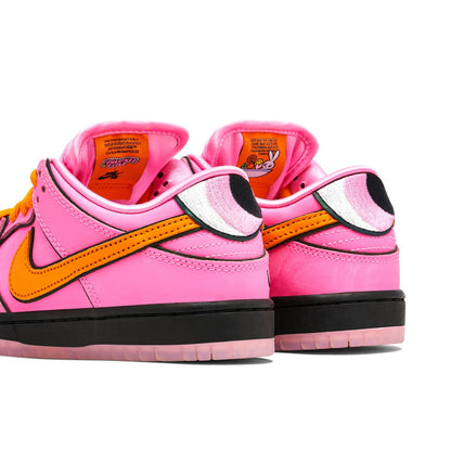 NIKE SB DUNK LOW X THE POWERPUFF GIRLS BLOSSOM